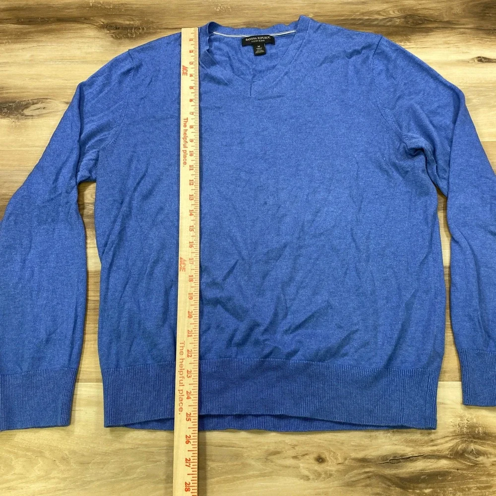 Banana Republic V-Neck Sweater Men M Silk Cashmere Blend Classic Blue Minimalist